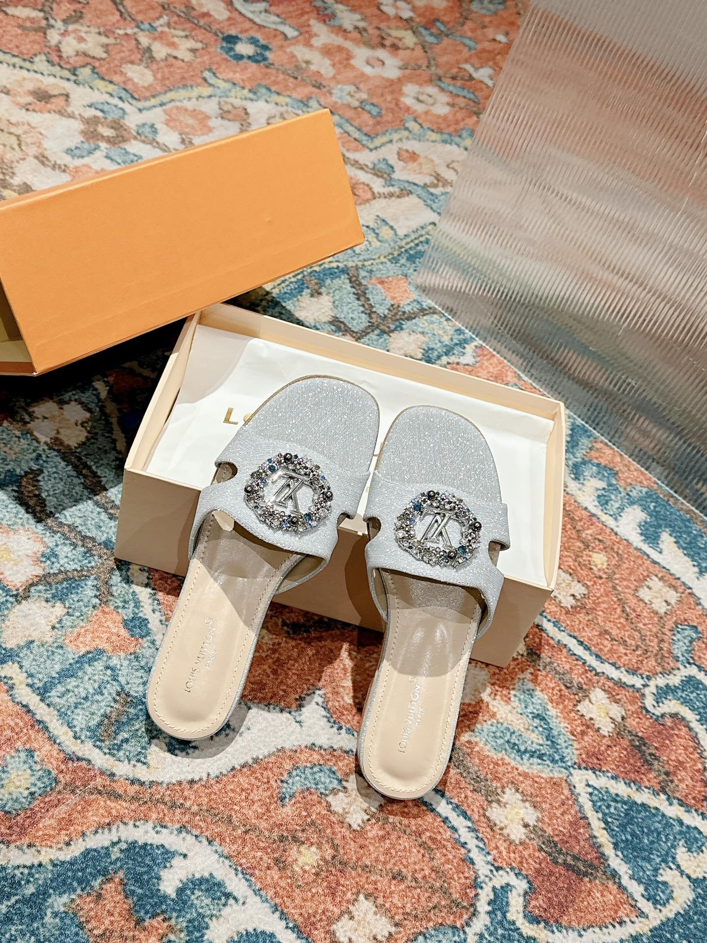 UA LV Flat Mule