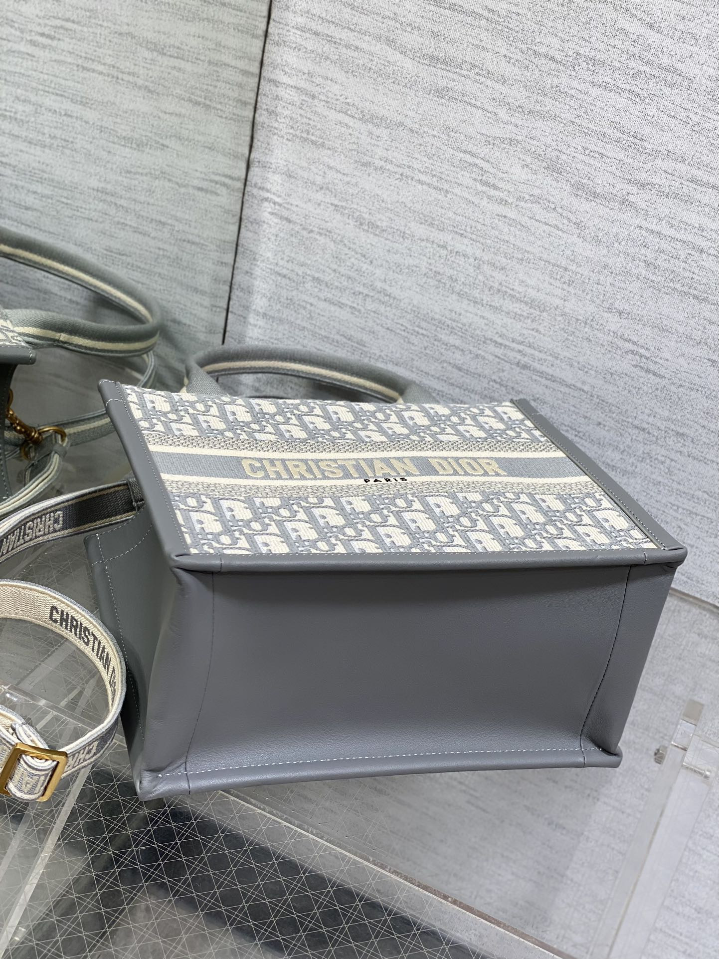 D*0r Small D*0r Book Tote Gray D*0r Oblique Embroidery and Calfskin 26.5 x 21 x 14 cm