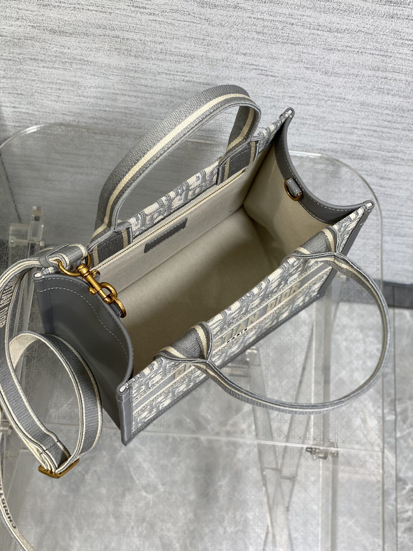 D*0r Small D*0r Book Tote Gray D*0r Oblique Embroidery and Calfskin 26.5 x 21 x 14 cm