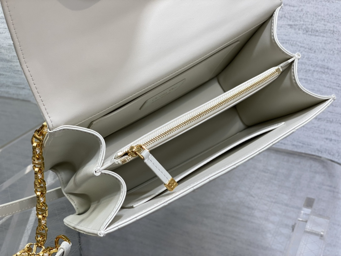 D*0r Medium D*0r Ange Bag Latte Macrocannage Calfskin 26 x 17 x 9 cm