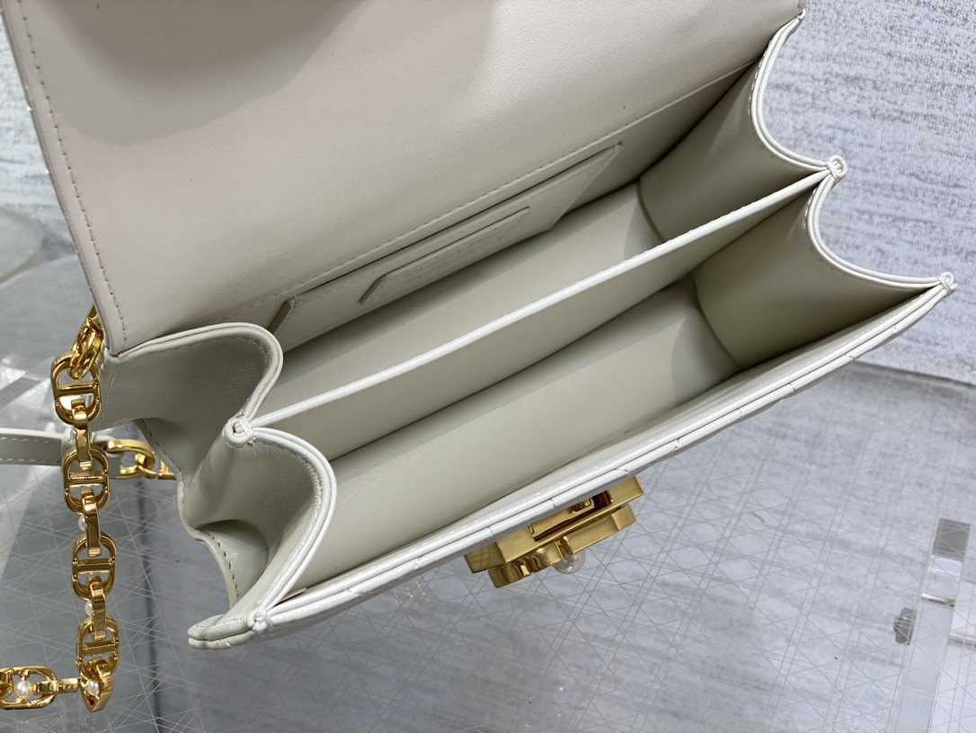 D*0r Small Ange Bag Latte Macrocannage Calfskin 20 x 12 x 5 cm