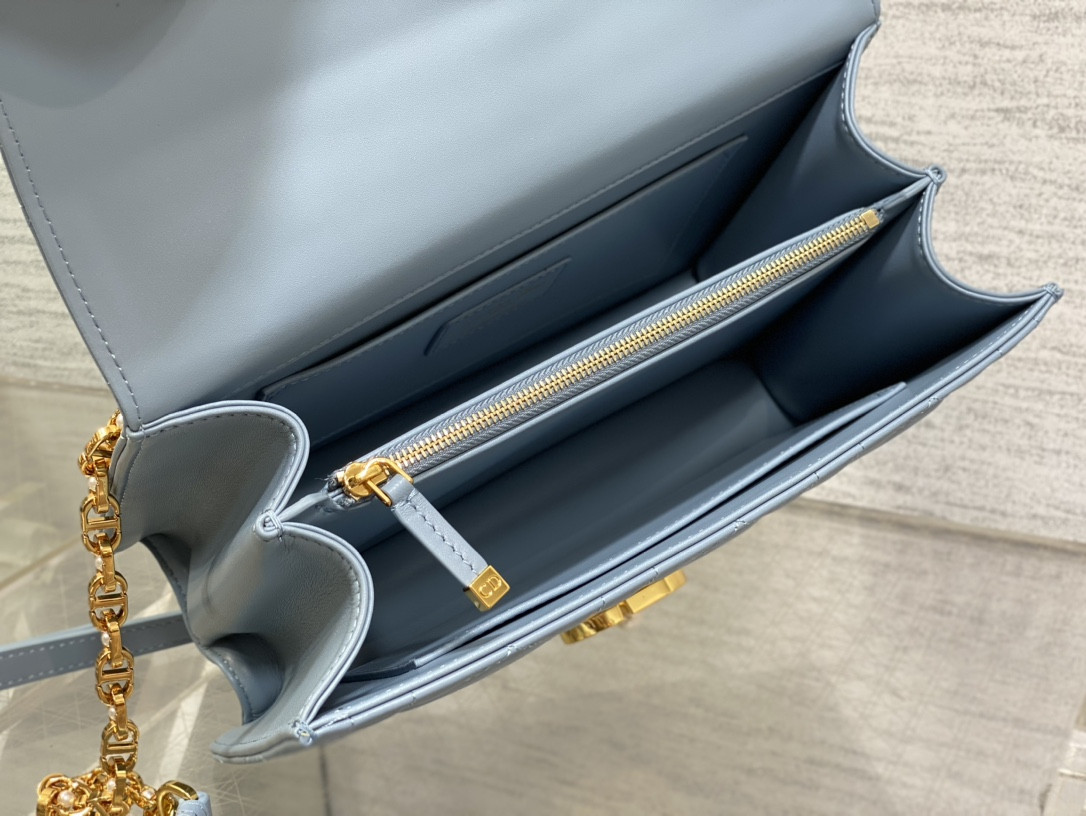 D*0r Medium D*0r Ange Bag Blue Latte Macrocannage Calfskin 26 x 17 x 9 cm