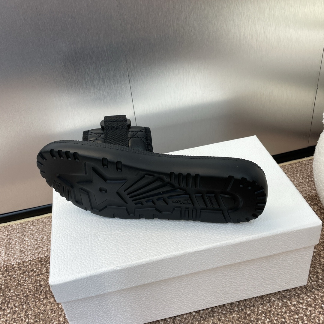 UA D*0r D*0riviera Dio(r)evolution Slide