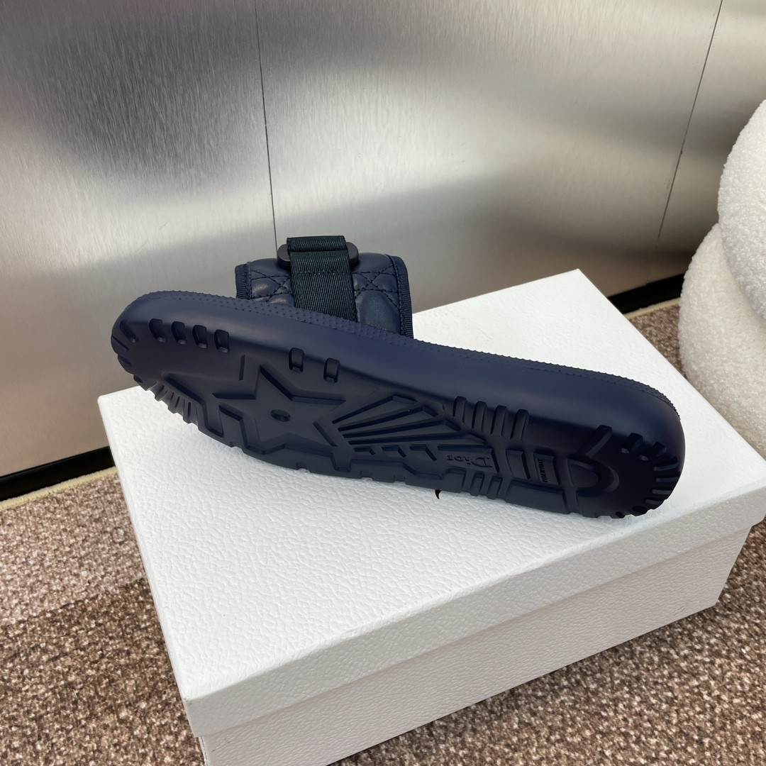 UA D*0r D*0riviera Dio(r)evolution Slide