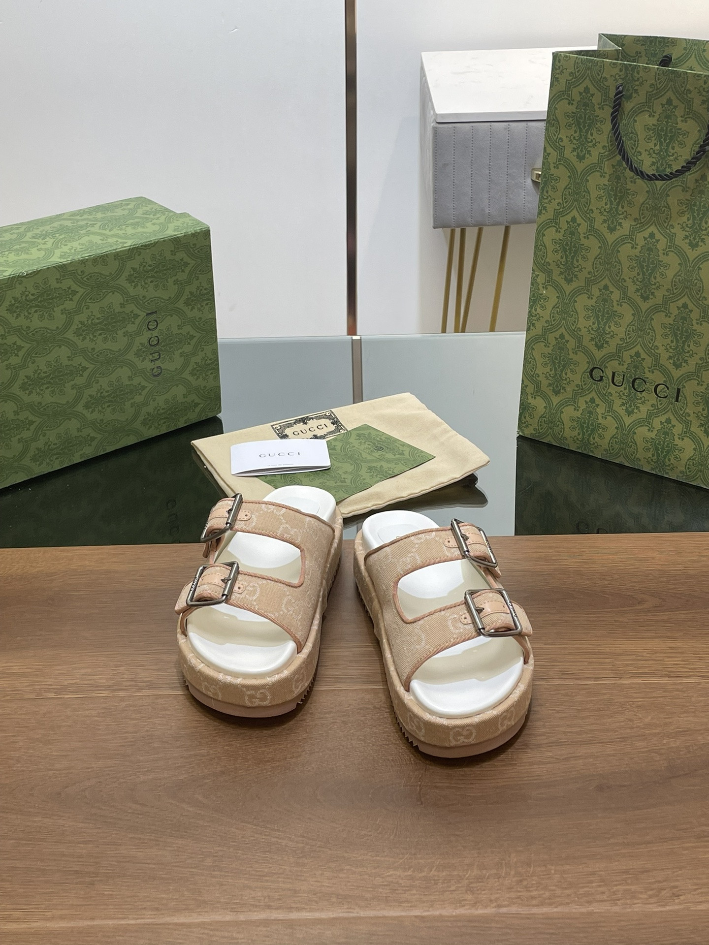 UA G*u*i SANDAL WITH DOUBLE G