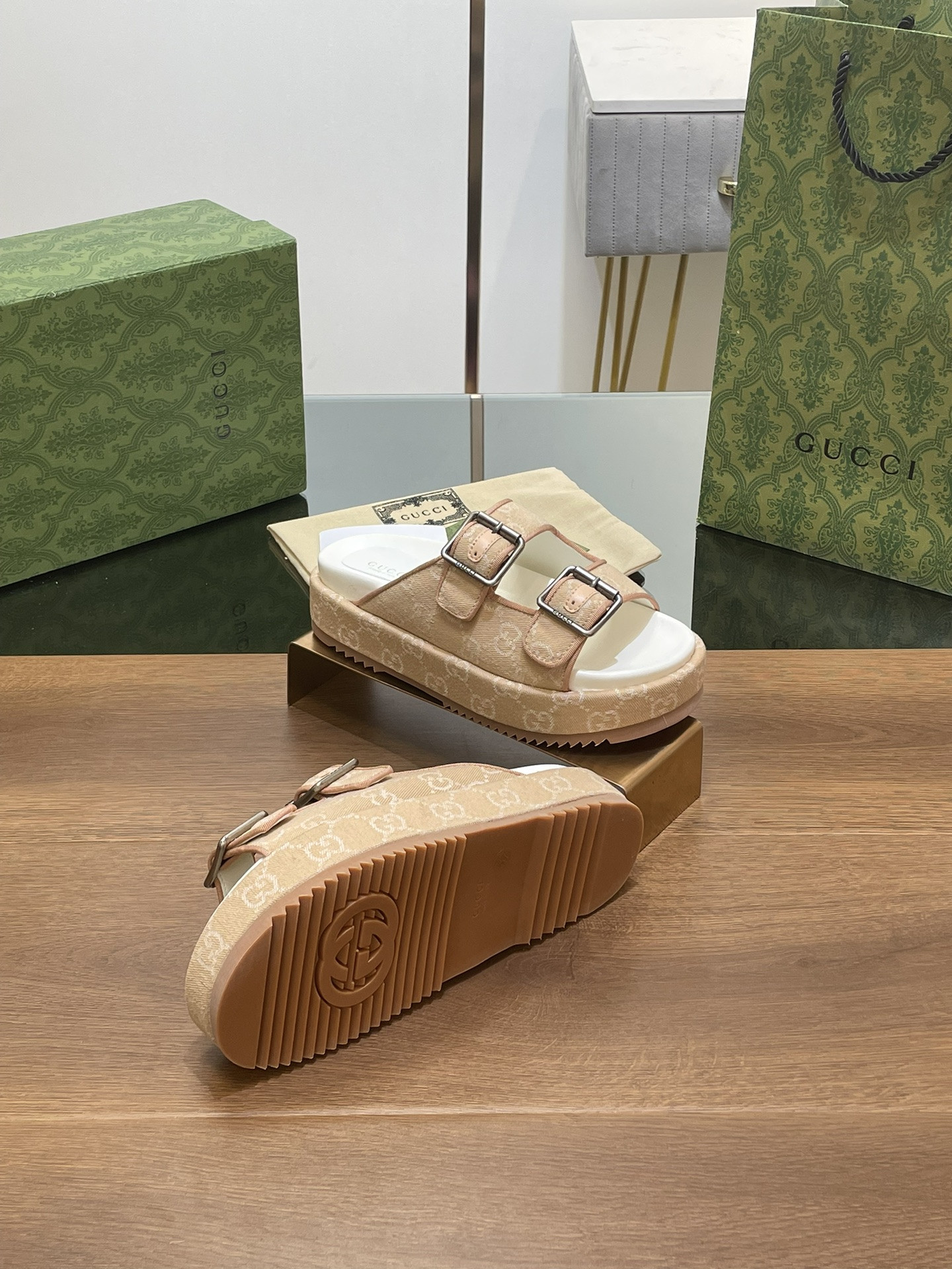 UA G*u*i SANDAL WITH DOUBLE G