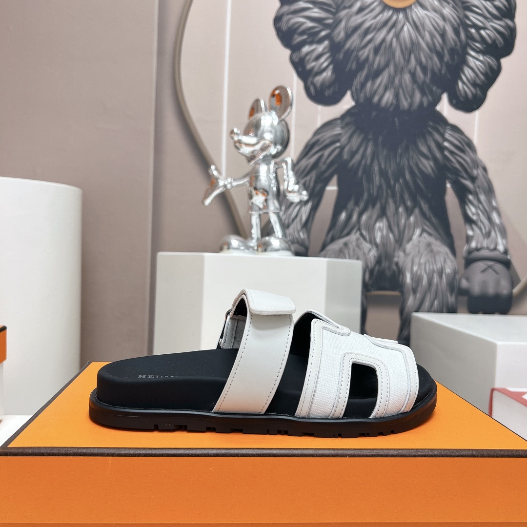 UA Hermès Chypre sandal