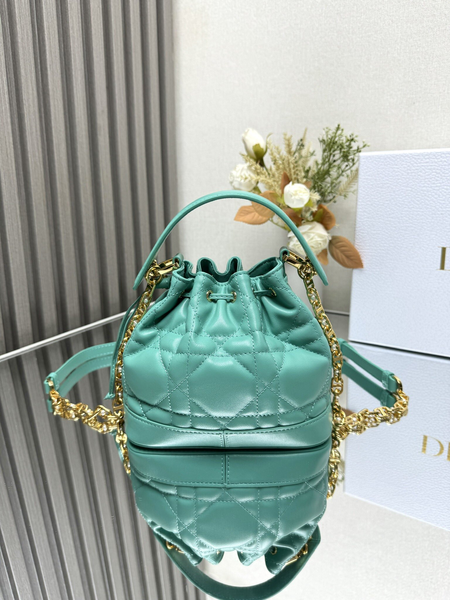 Small D*0r Jolie Bucket Bag 17 x 16 x 10.5 cm