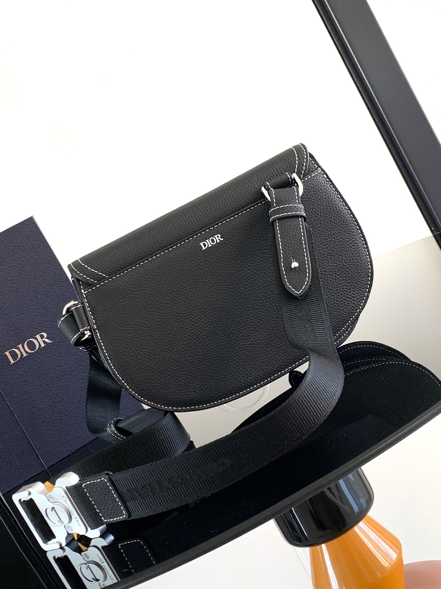 D*0r Saddle Messenger Bag 24 x 16.5 x 5.5 cm