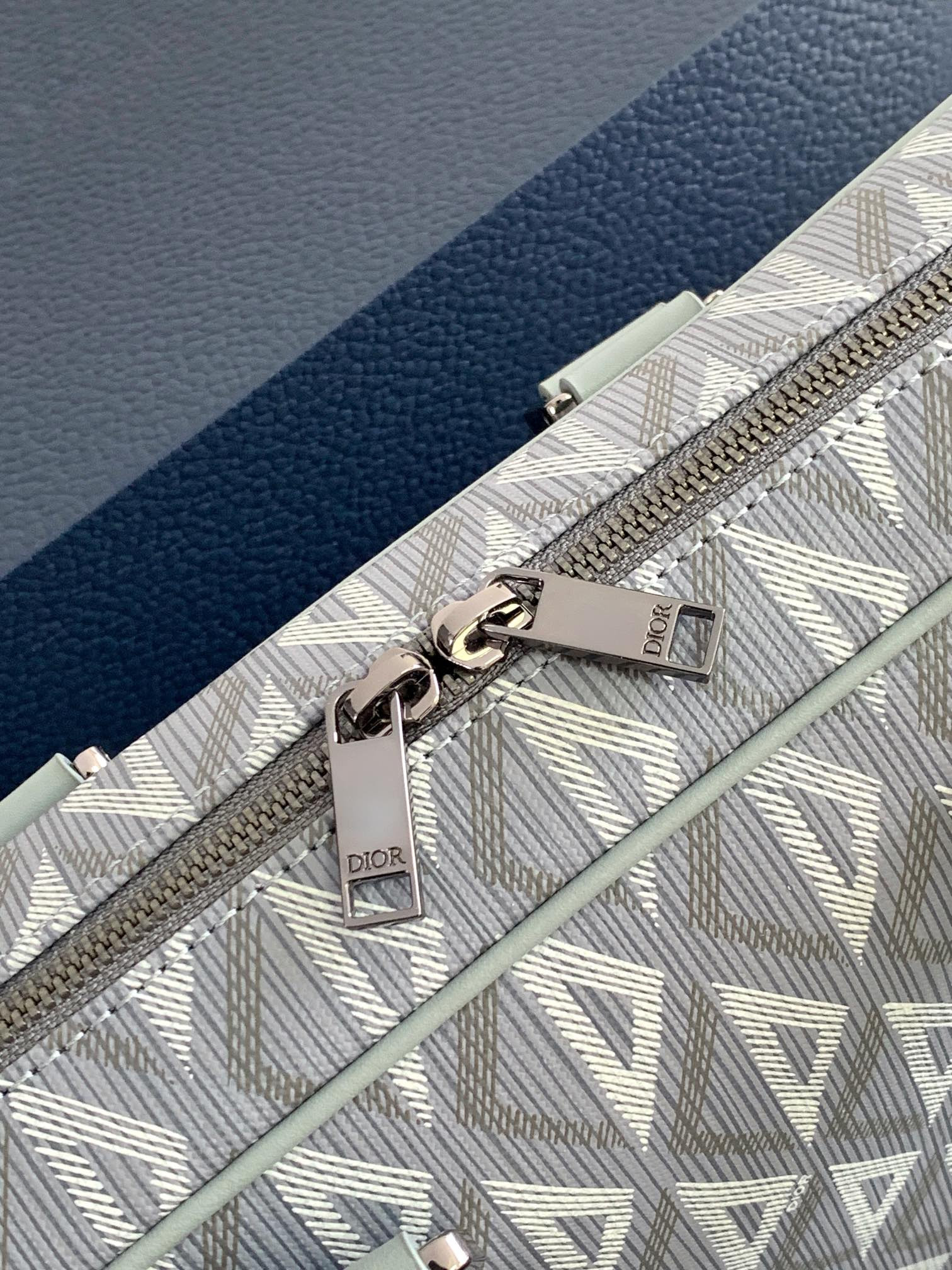 D*0r Zipped Briefcase 37 x 28 x 6 cm