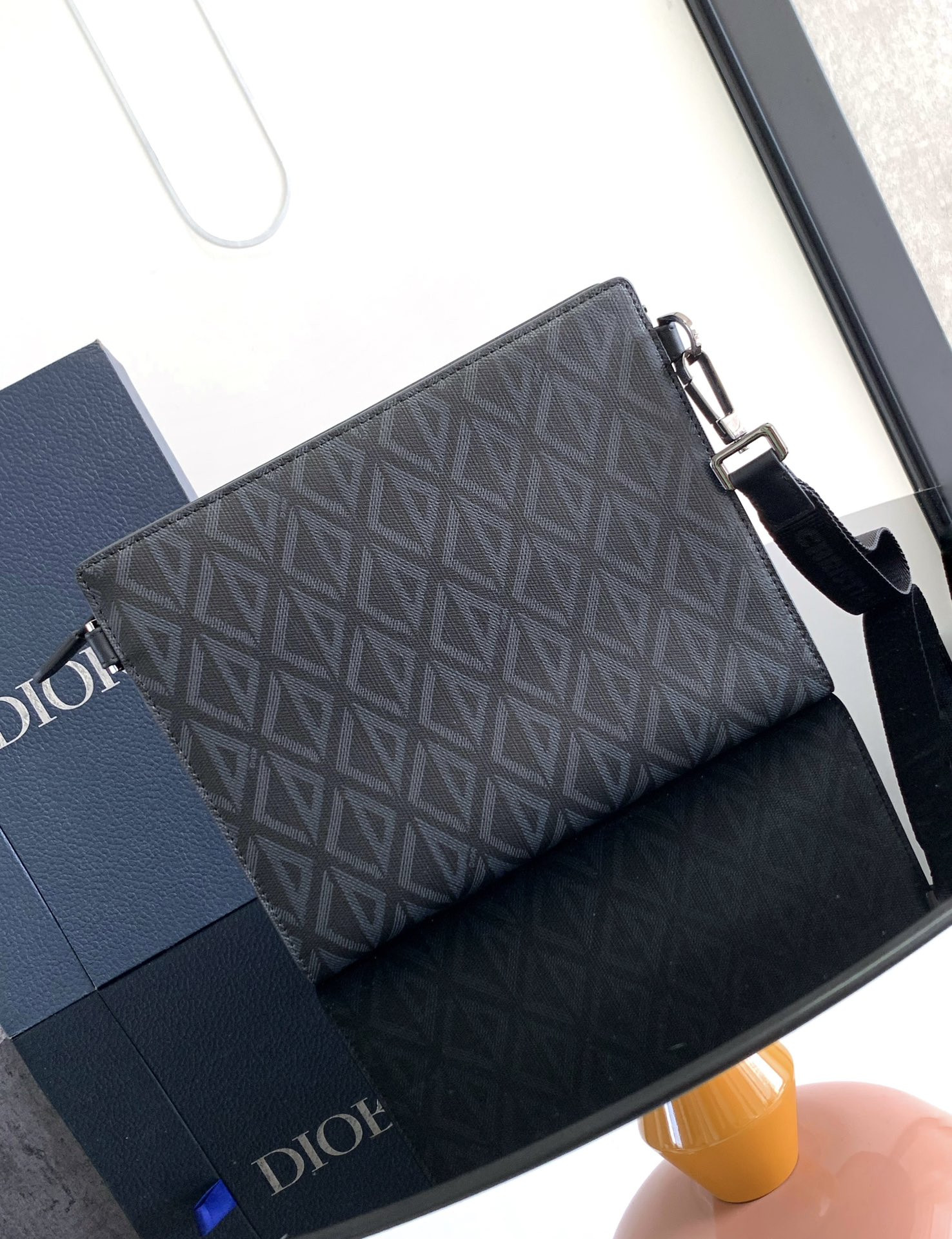 D*0r A5 Triangle Pouch 27 x 19.5 x 6 cm