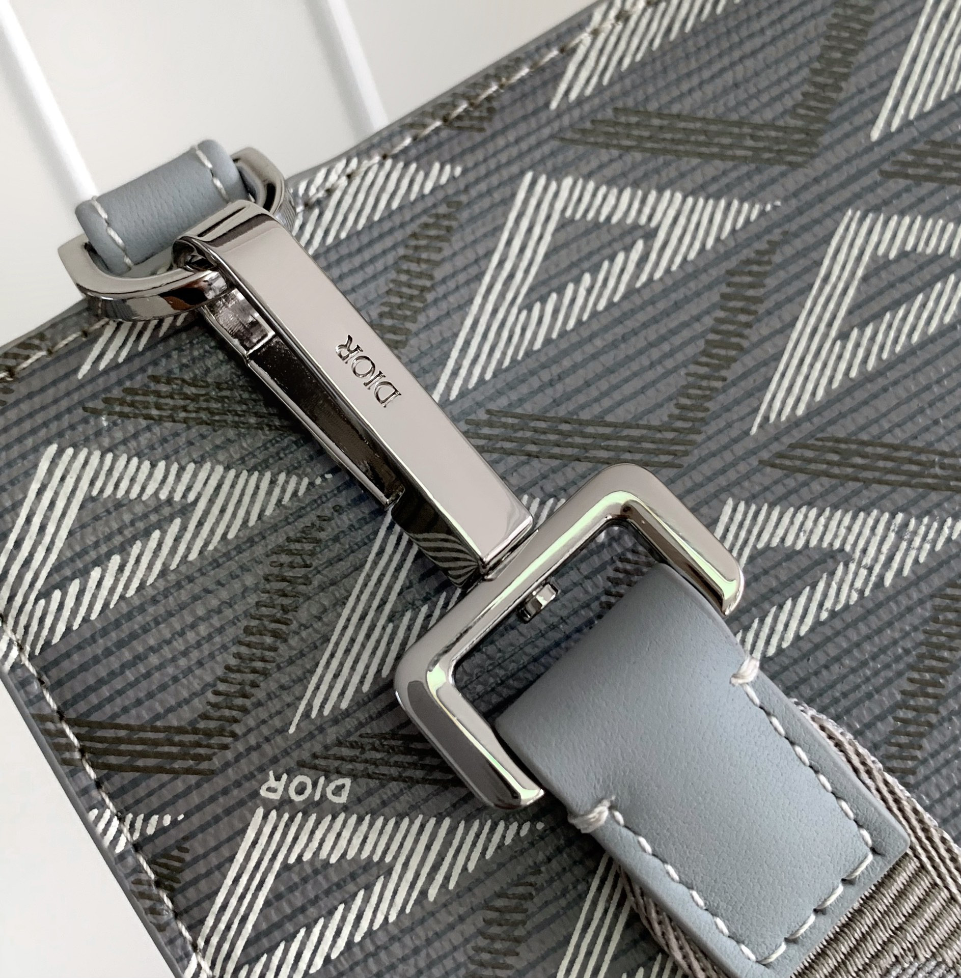 D*0r A5 Triangle Pouch 27 x 19.5 x 6 cm