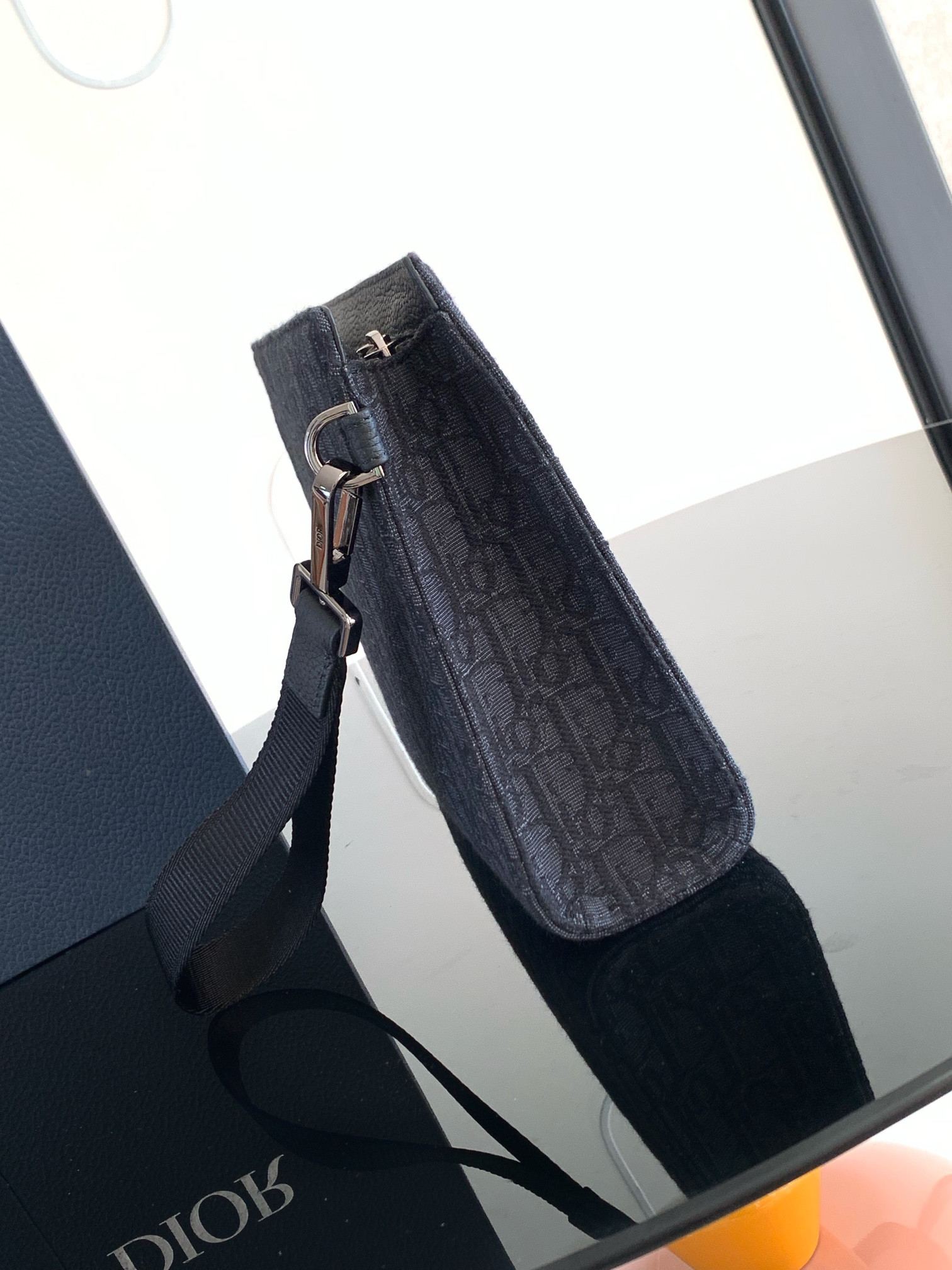 D*0r A5 Triangle Pouch 27 x 19.5 x 6 cm