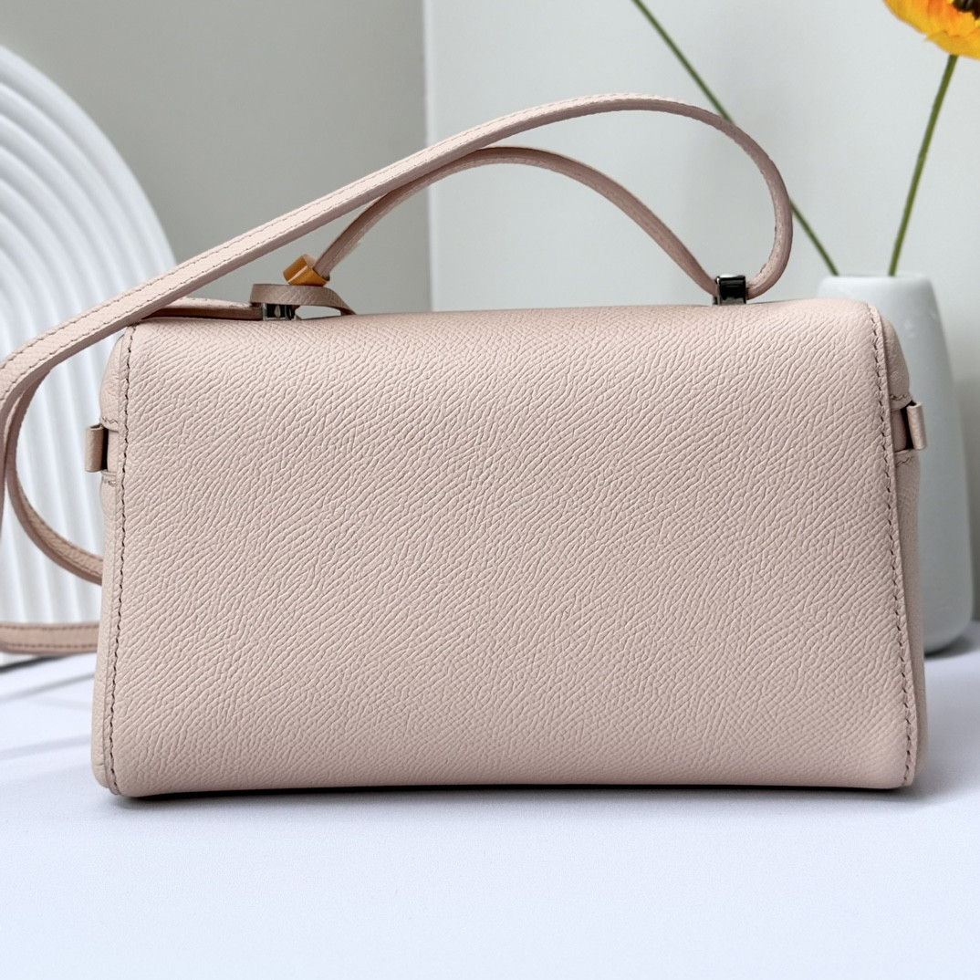 L**o p*ana Extra Pocket L19 Grained Calfskin 11 x 19 x 6.5 cm