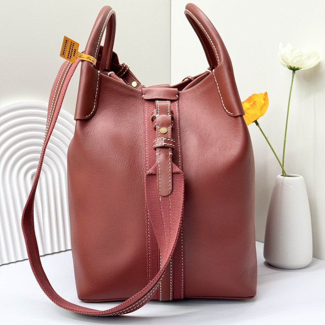 L**o p*ana Large Bale Bag Smooth Calfskin 24 x 20 x 27 cm