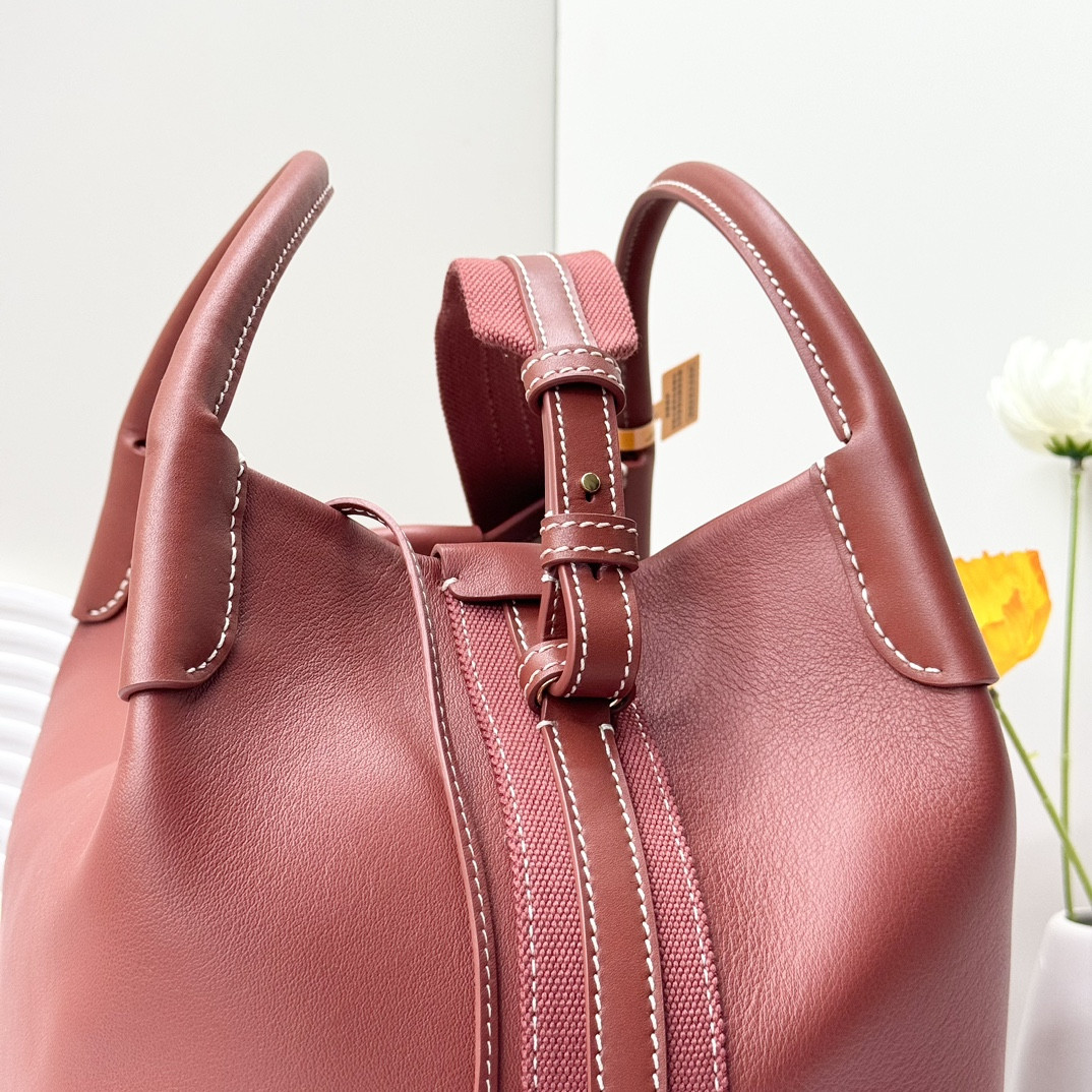 L**o p*ana Large Bale Bag Smooth Calfskin 24 x 20 x 27 cm