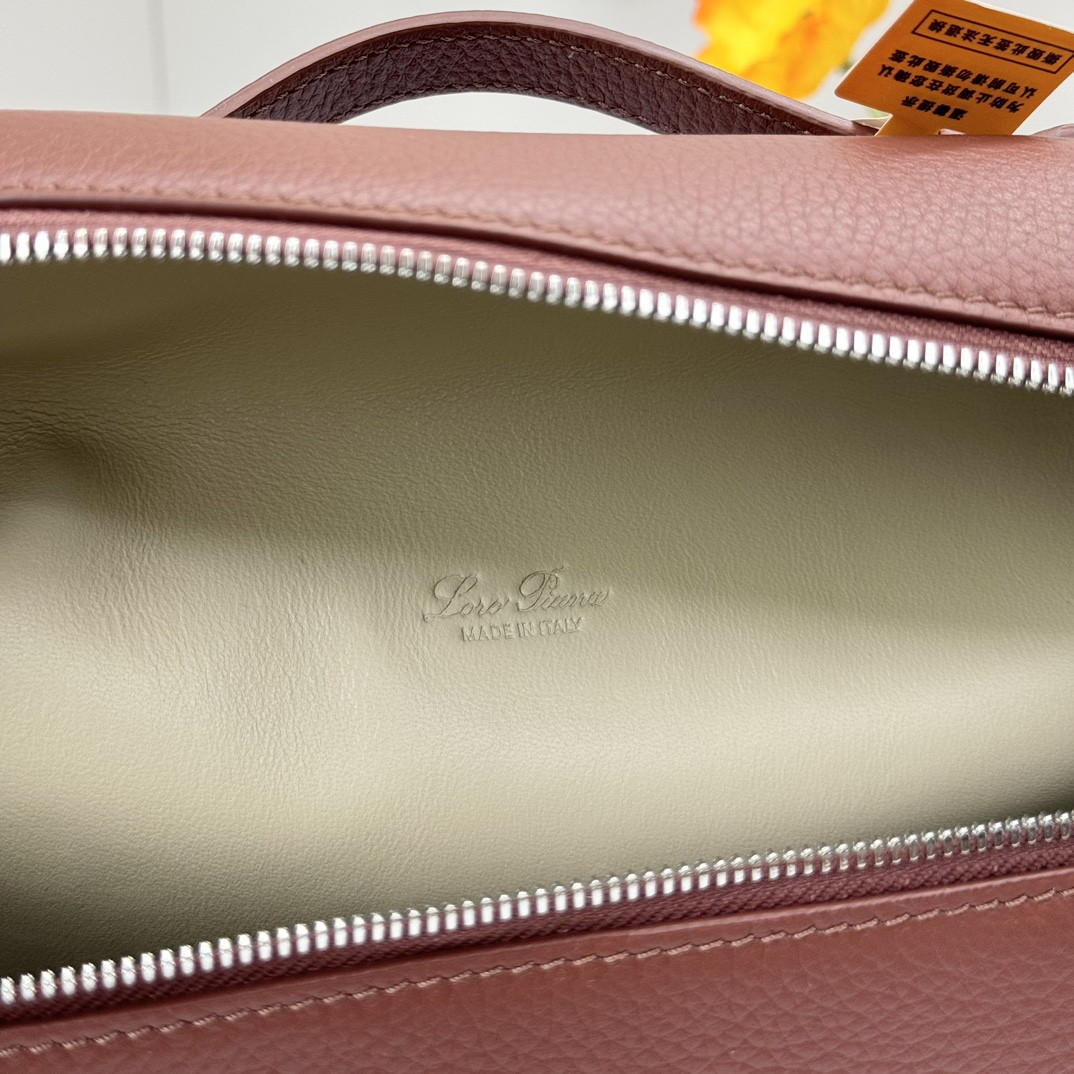 L**o p*ana Extra Pocket backpack L23.5 Grained Calfskin 23 x 21 x 8 cm