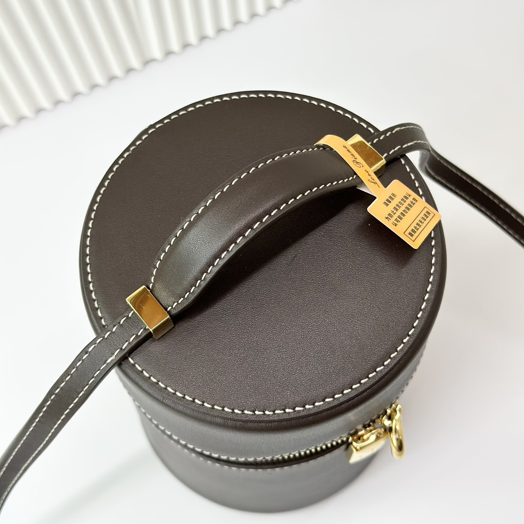 L**o p*ana Extra Case Smooth Calfskin 12 x16 x12cm