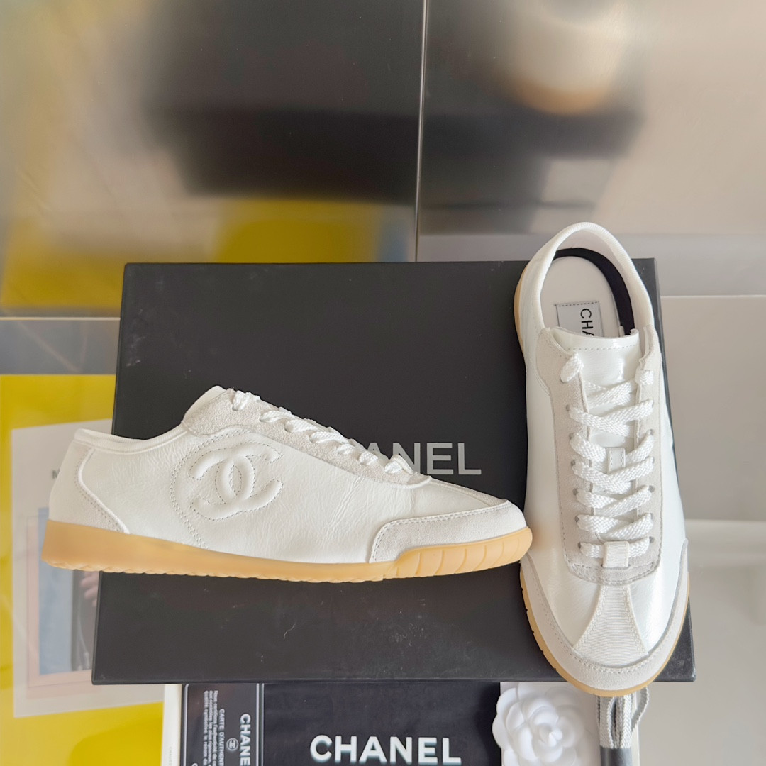 UA Ch*el SNEAKER