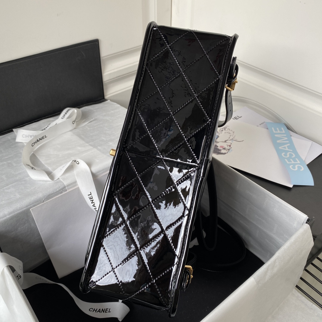 Ch*el 22K 31.5x31x9cm