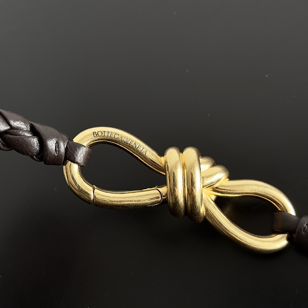 Bo*te*ga Ve*ne*ta East-West Andiamo 29x10x18CM