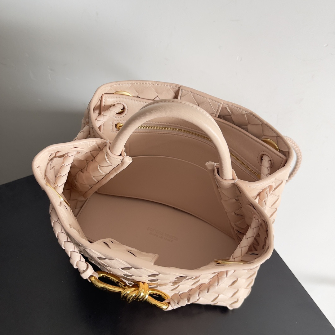 Bo*te*ga Ve*ne*ta Small Andiamo 25x22x10.5cm