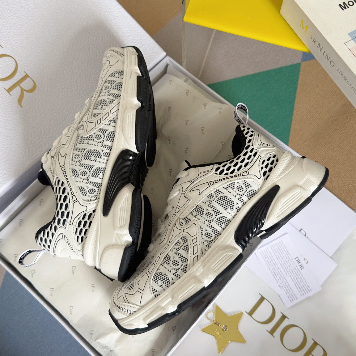 UA D*0r Vibe Sneaker