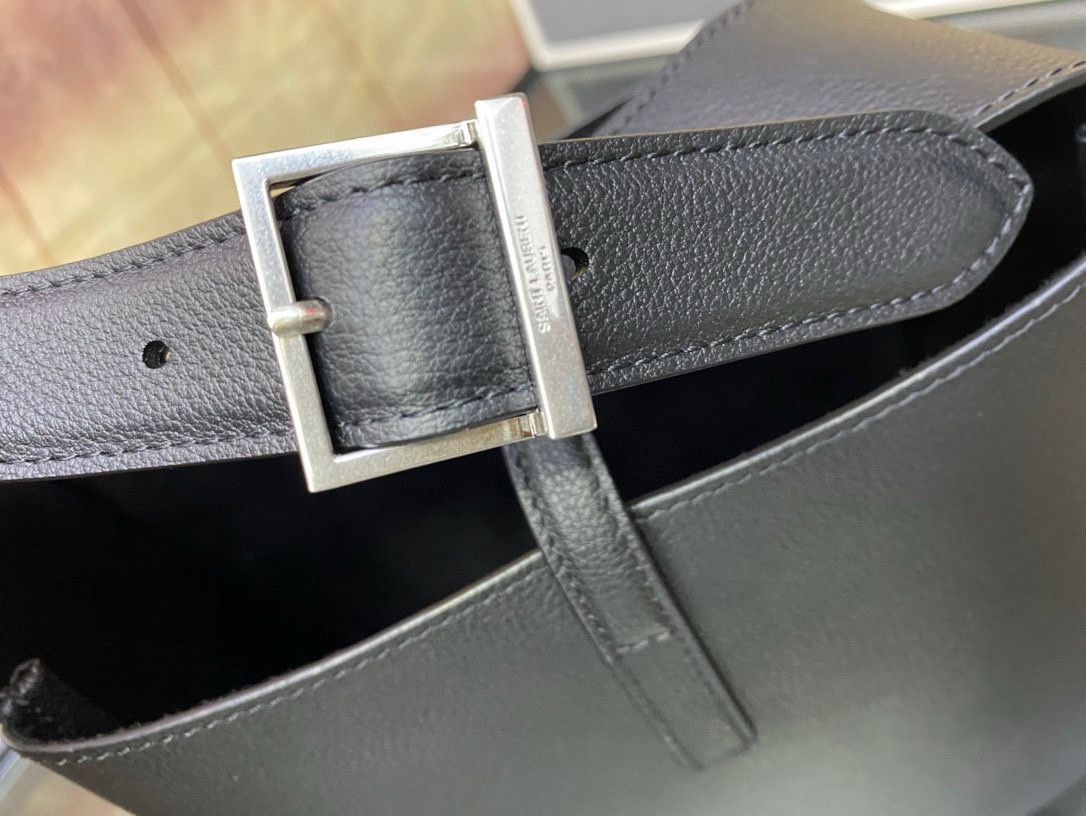 Y*L LE 5 À 7  23x22x8cm