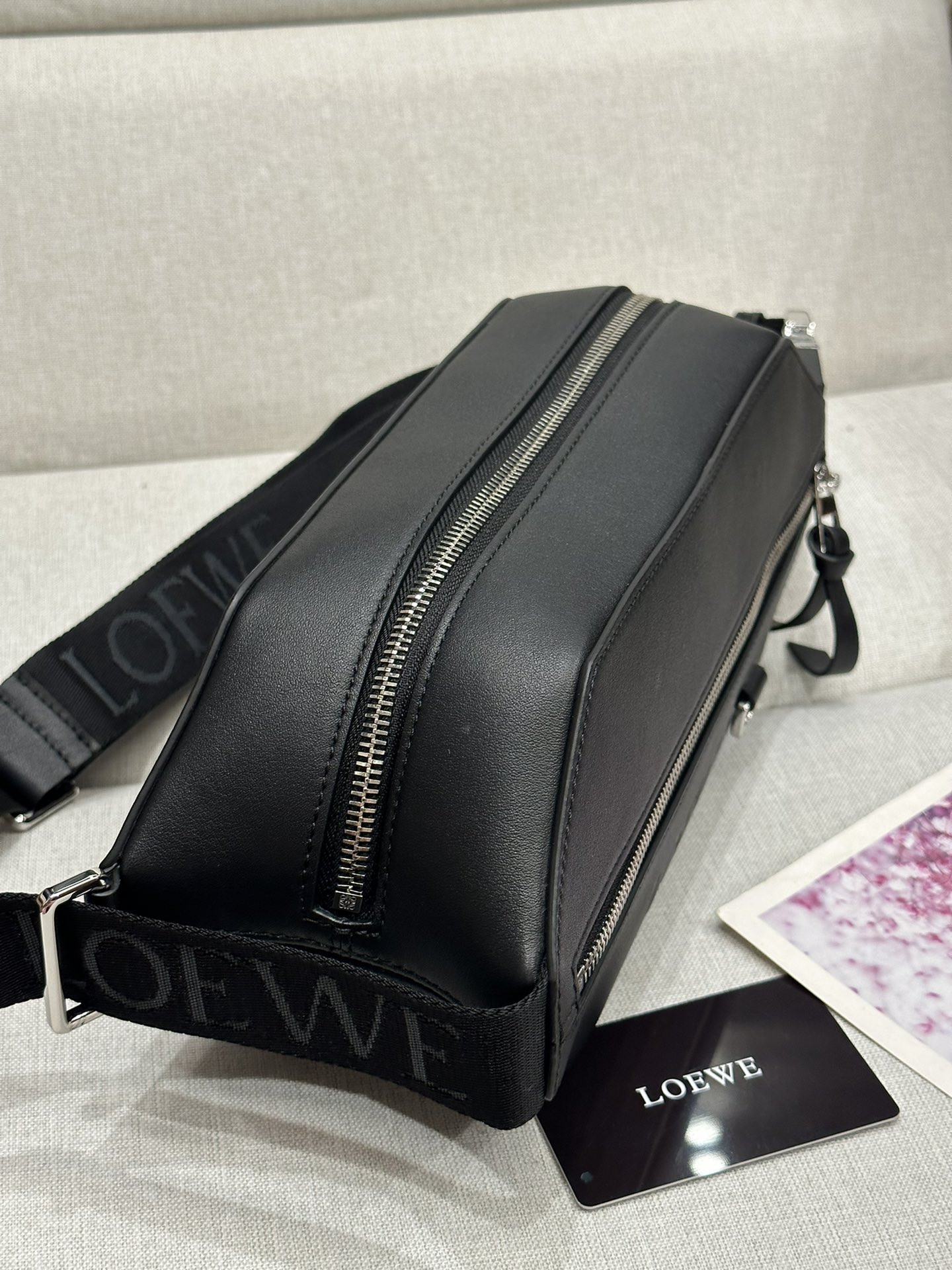 L0ew* Convertible sling in classic calfskin 32.5x9x12.3cm