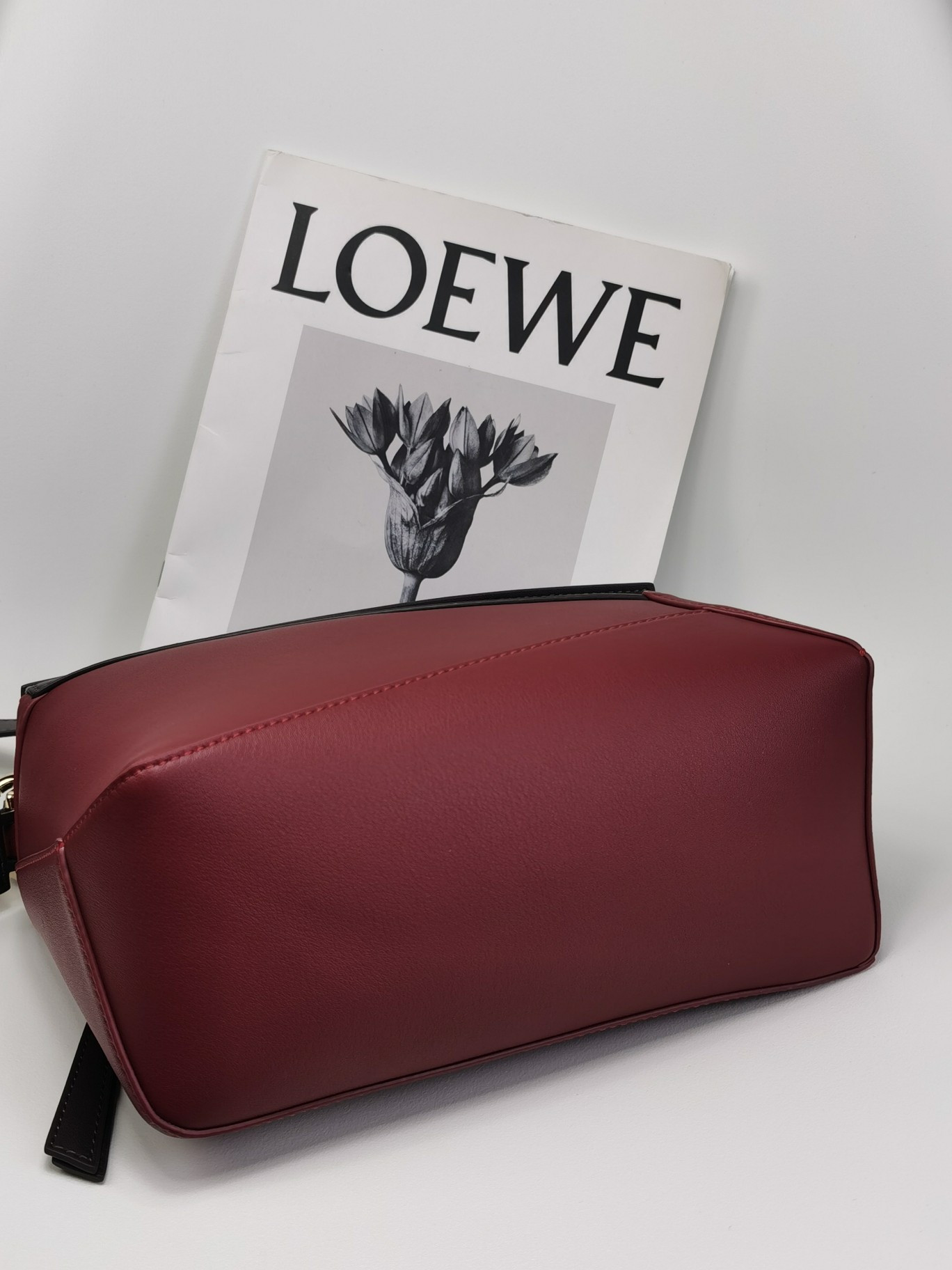 L0ew* Small Puzzle bag in classic calfskin 24x10.5x16.5cm