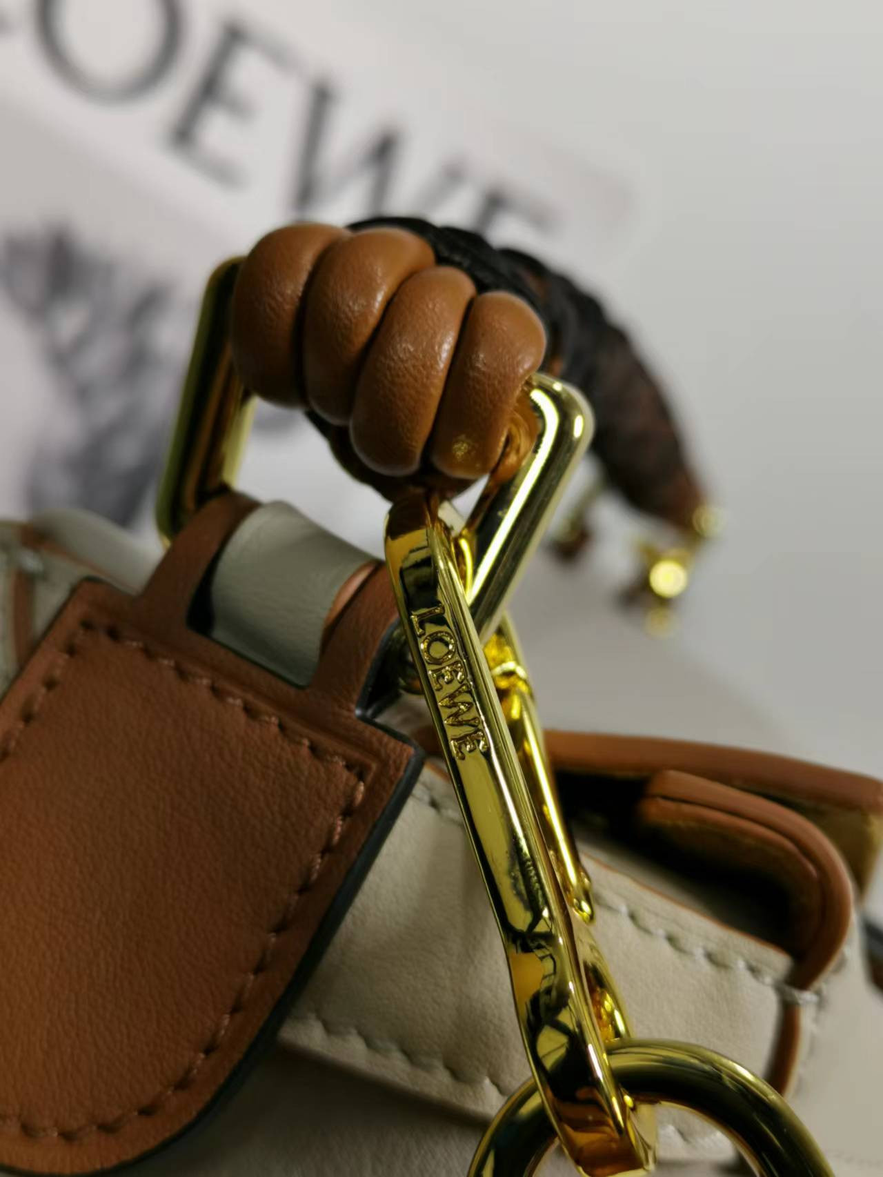 L0ew* Small Puzzle bag in classic calfskin 24x10.5x16.5cm