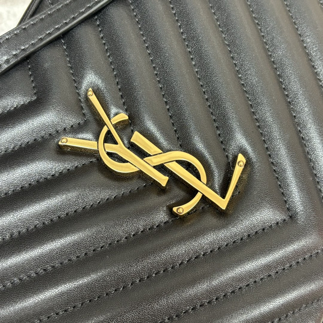 Y*L LOU camera bag in quilted leather 23x16x6cm