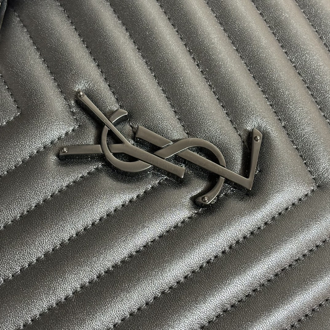 Y*L LOU camera bag in quilted leather 23x16x6cm