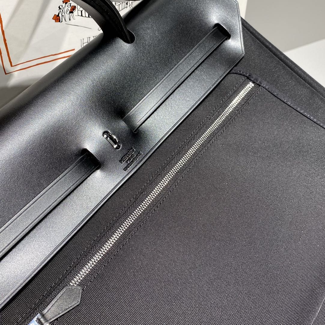 H**mes Herbag 39 x  28 x  9 cm