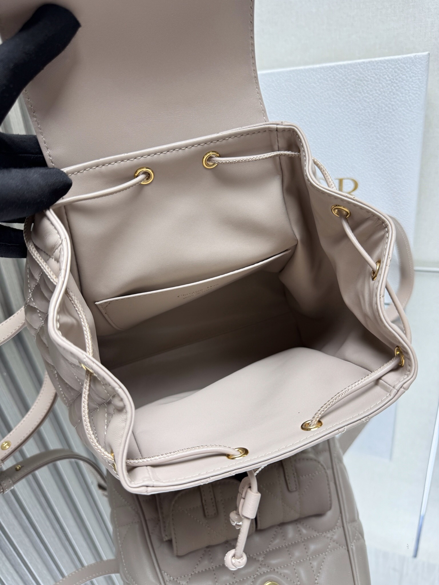 D*0r Caro Backpack Medium 23 x 26.7 x 12.5 cm