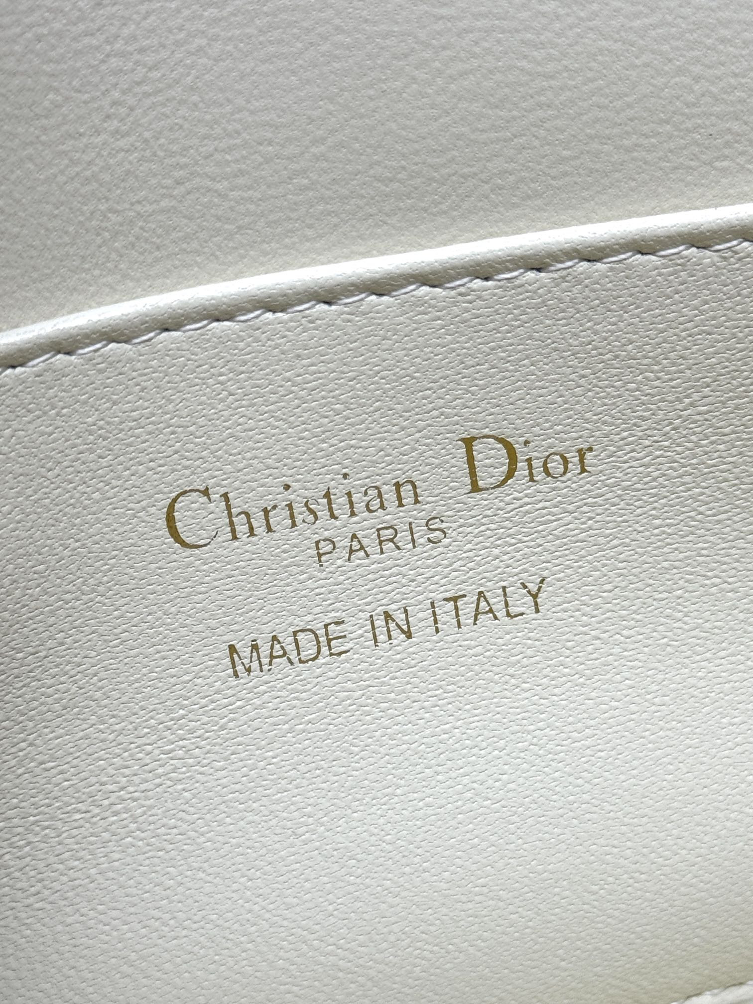 D*0r Miss D*0r flap bag 22 x 11 x 6 cm(Patent Calfskin)