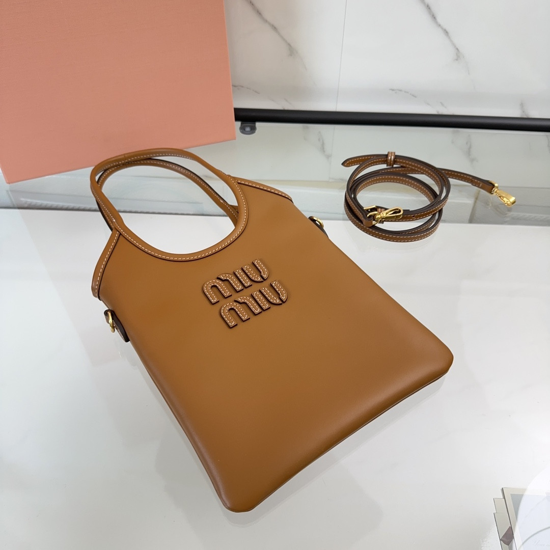 Miu Miu IVY leather handbag 20x 24 cm
