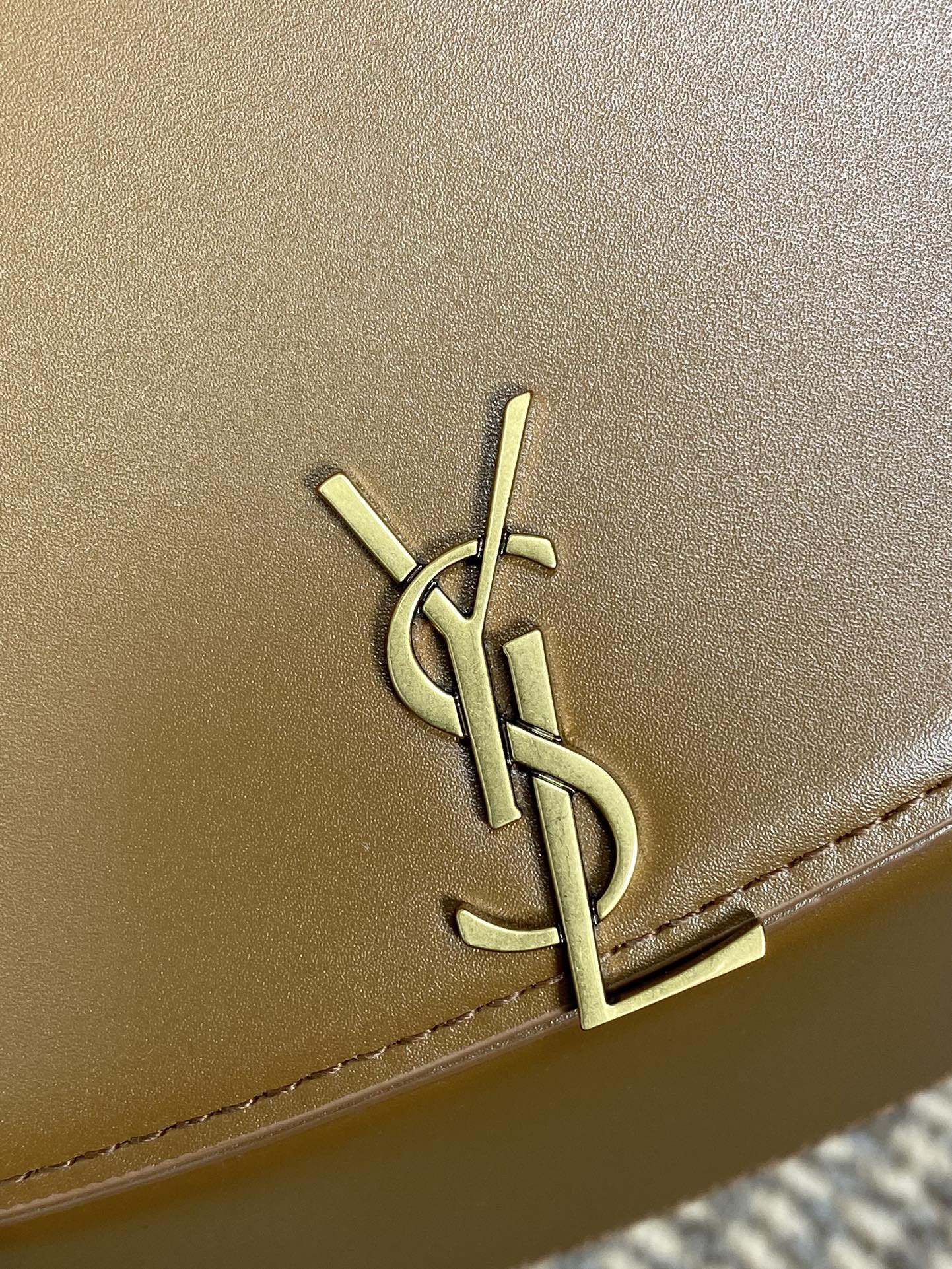 Y*L VOLTAIRE TOP HANDLE in BOX Sa**t Lau*nt 17.5X21X8cm