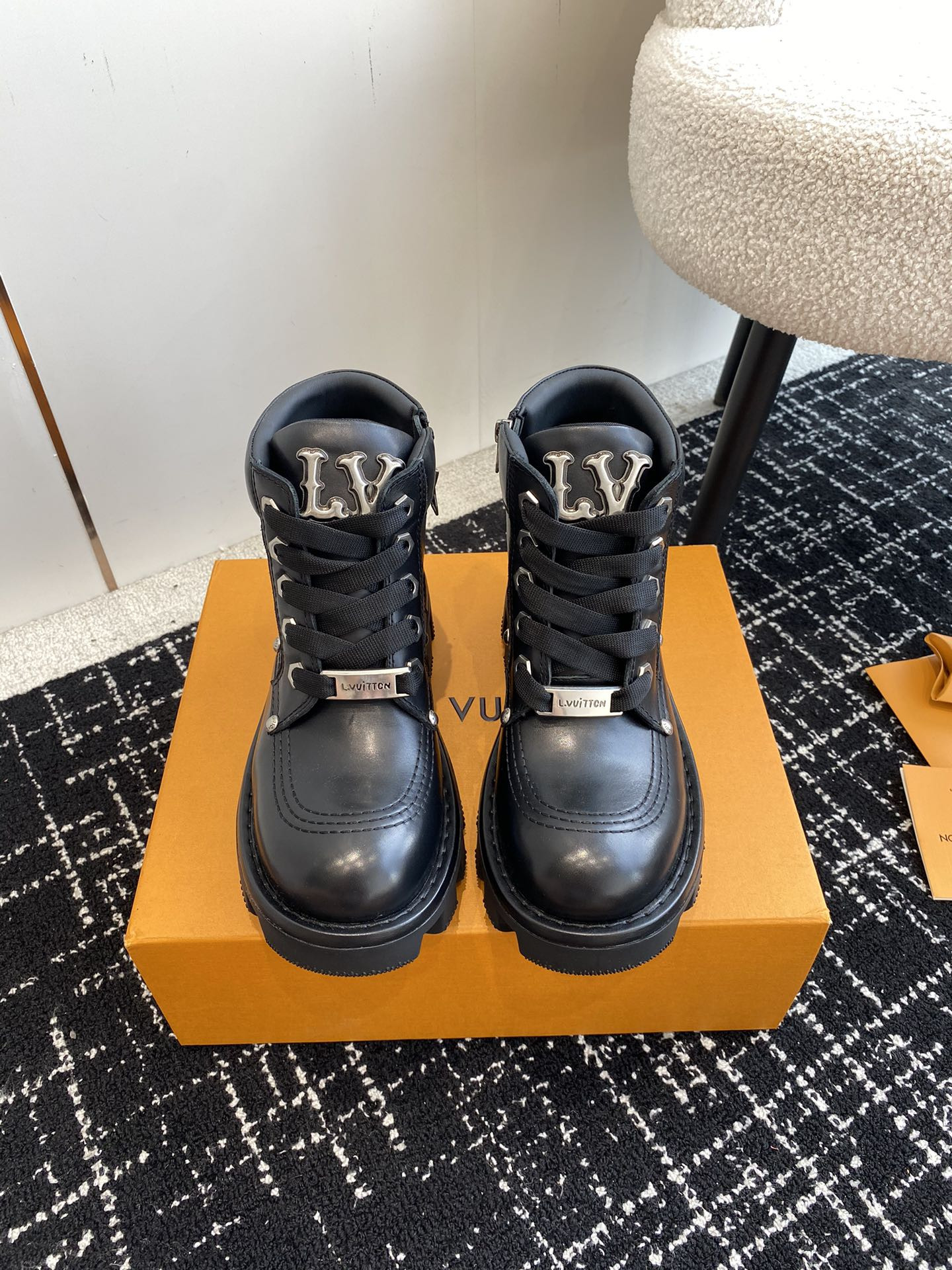 UA LV Boot