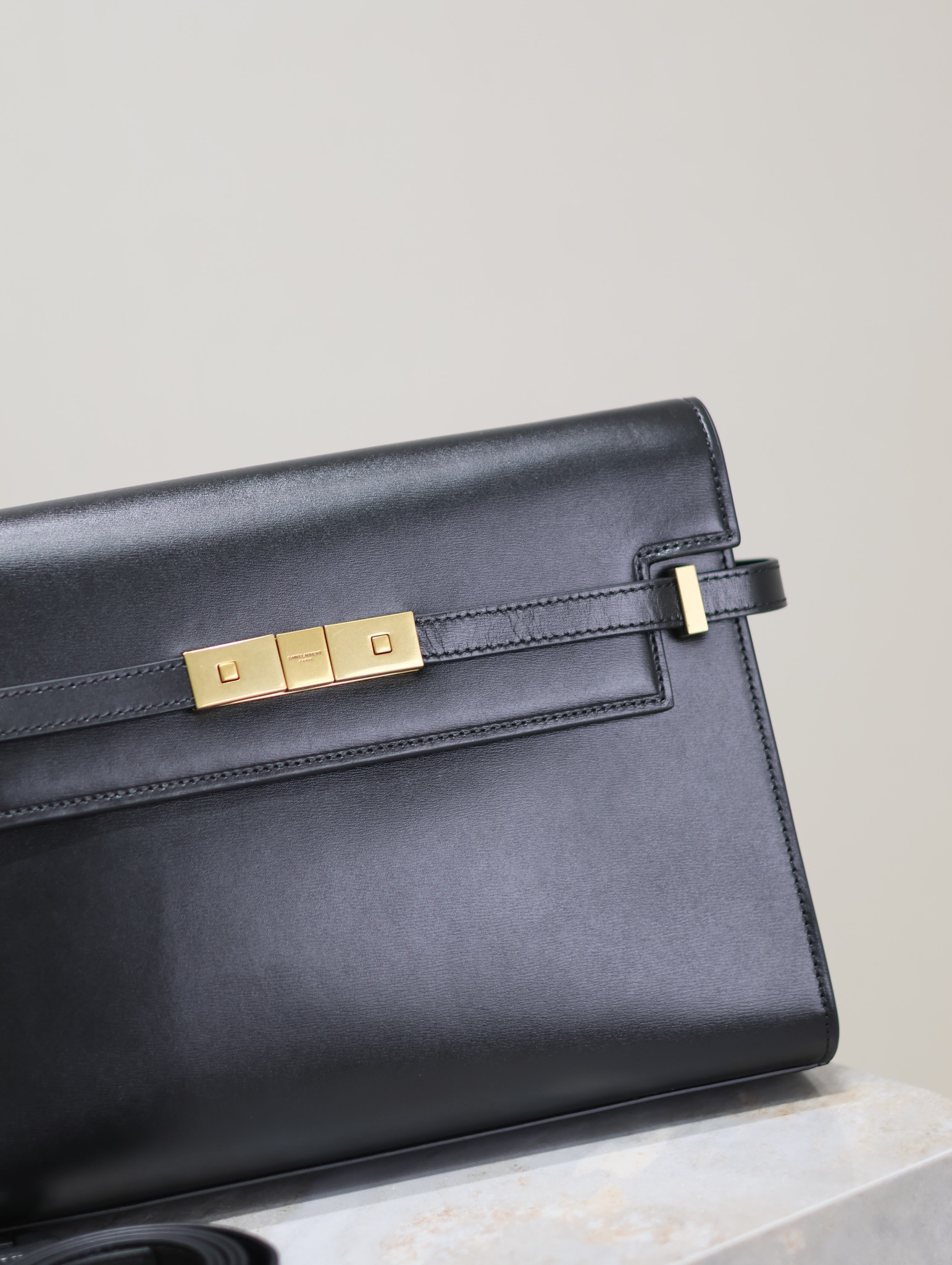 Y*L MEDIUM MANHATTAN in BOX Sa**t Lau*nt 29x20x7.5cm