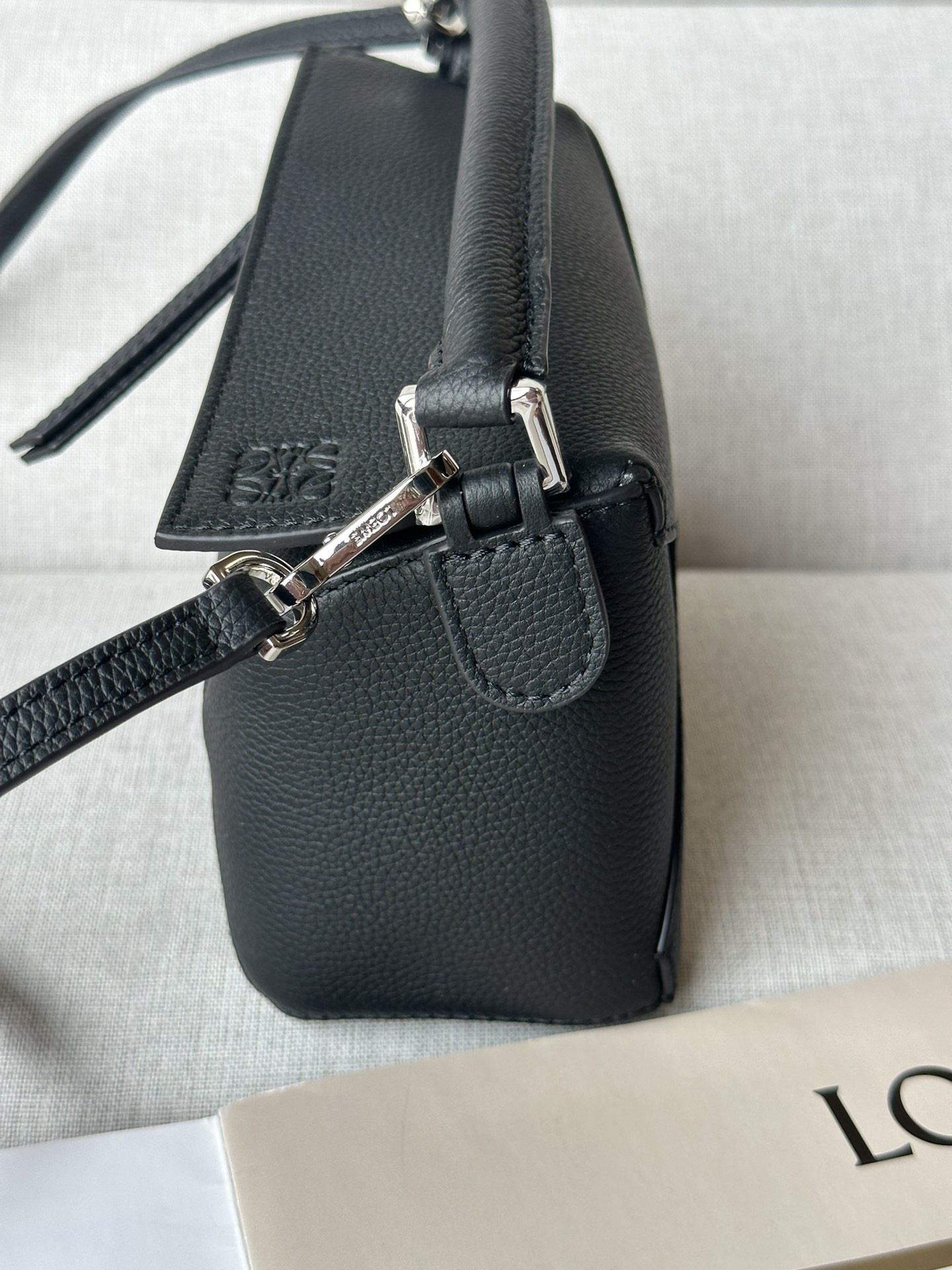 L0ew* Mini Puzzle bag in classic calfskin 18x12.5x8cm