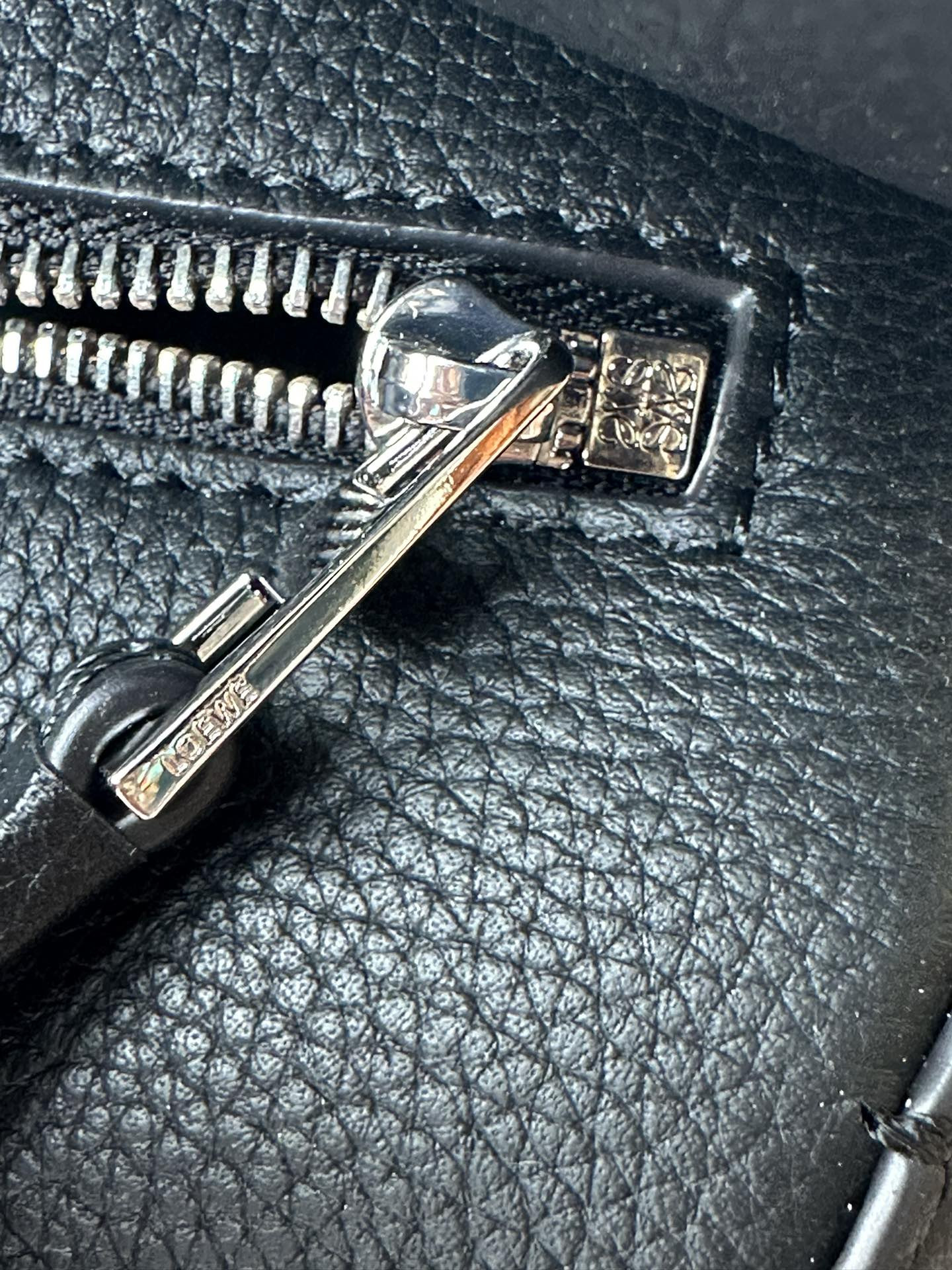 L0ew* Mini Puzzle bag in classic calfskin 18x12.5x8cm