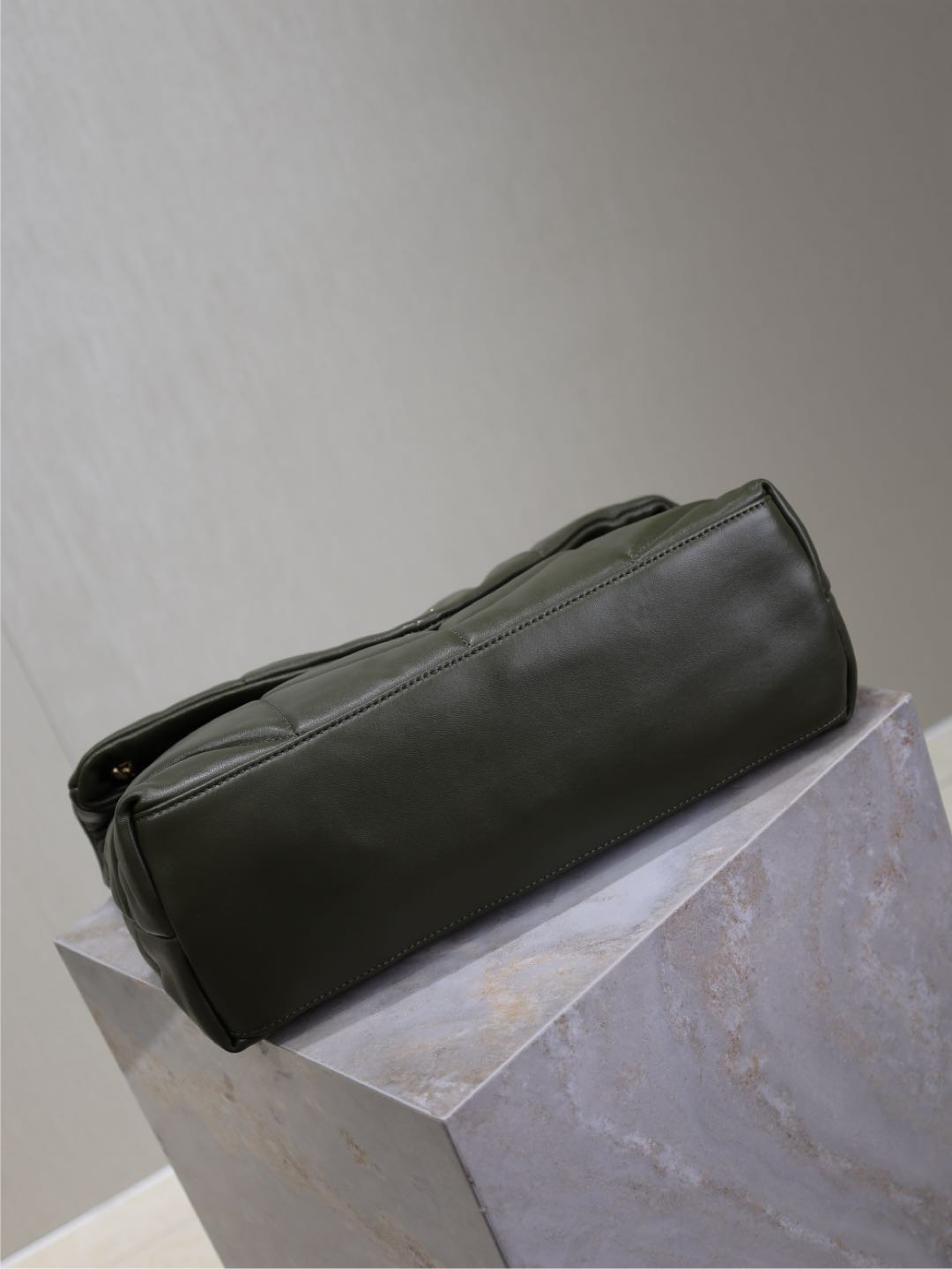 Y*L LOULOU PUFFER MEDIUM IN NAPPA LEATHER 35x23x13.5cm