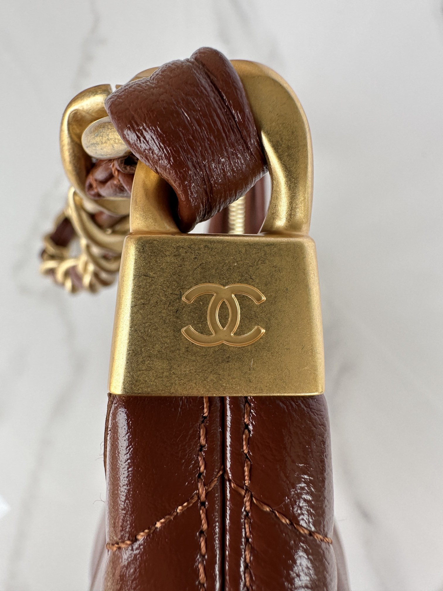 Ch*el Hobo Handbag 22×22×9cm