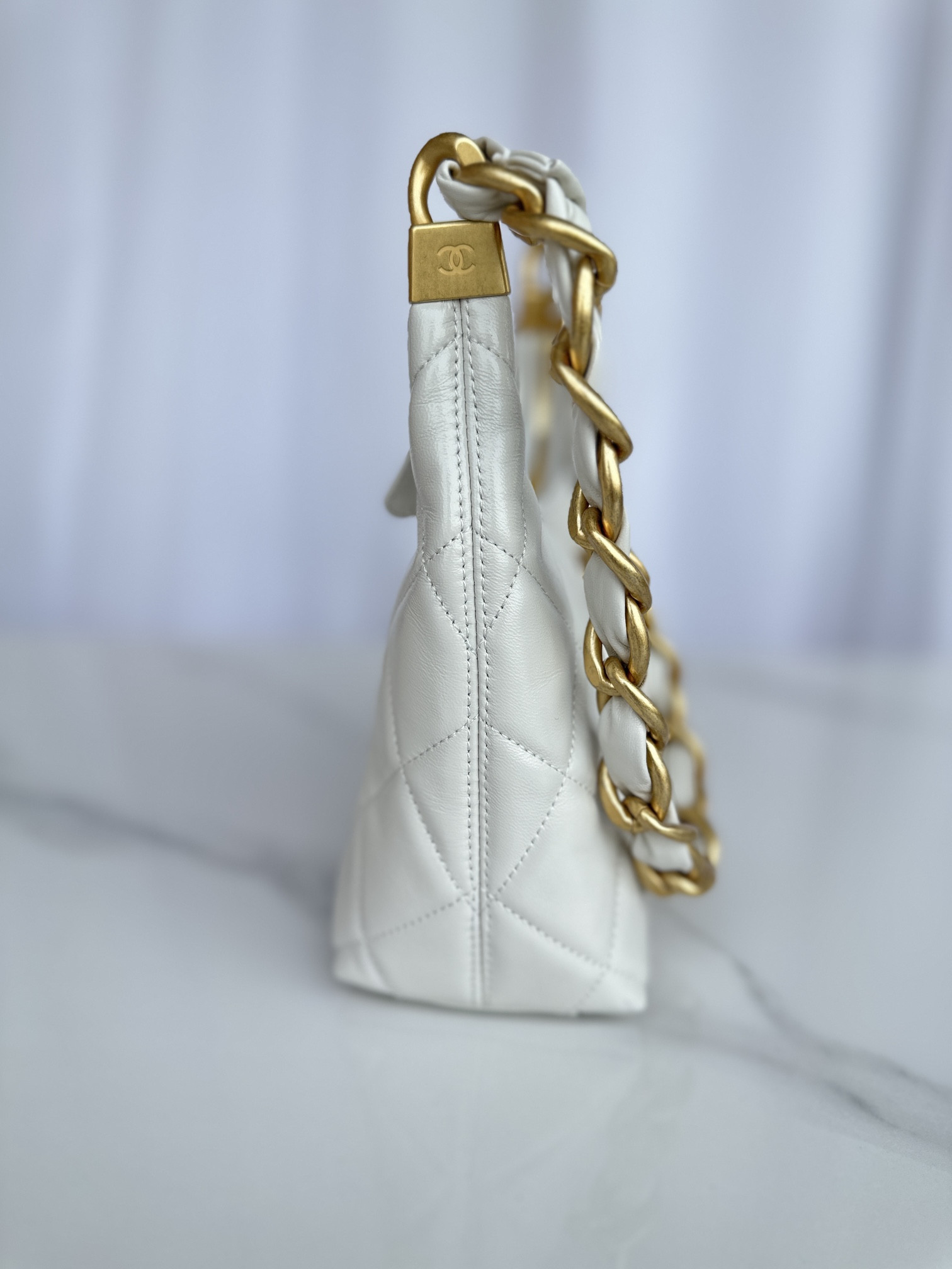 Ch*el Hobo Handbag 22×22×9cm