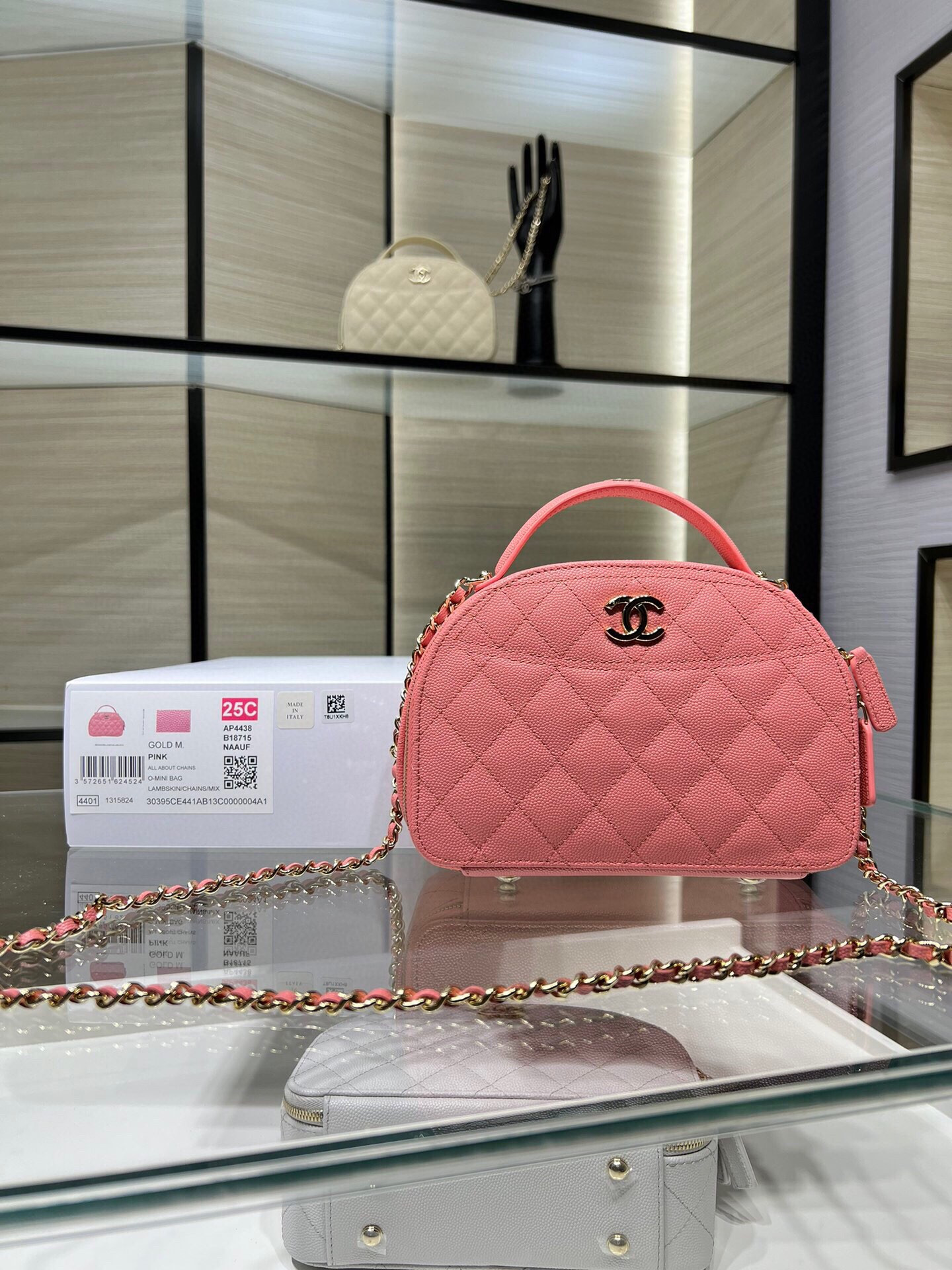 Ch*el 25C Chain shell bag 18X16X6cm