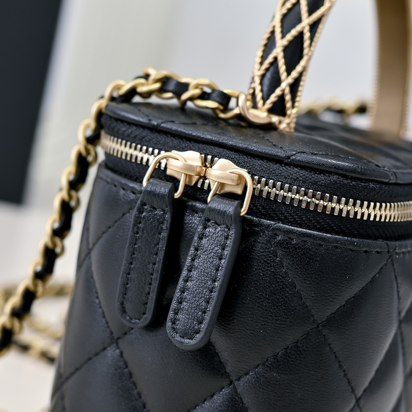 Ch*el Clutch With Chain 17cm