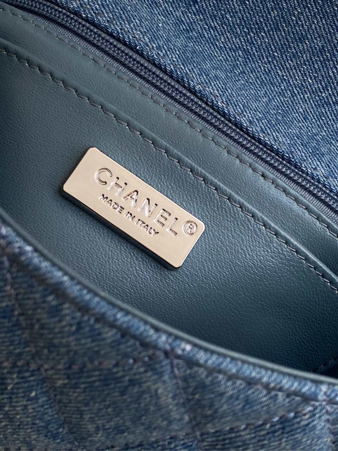 Ch*el Mini CF vintage 20cm