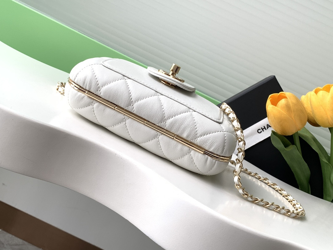 Ch*el Clip Bag 13x18x5cm