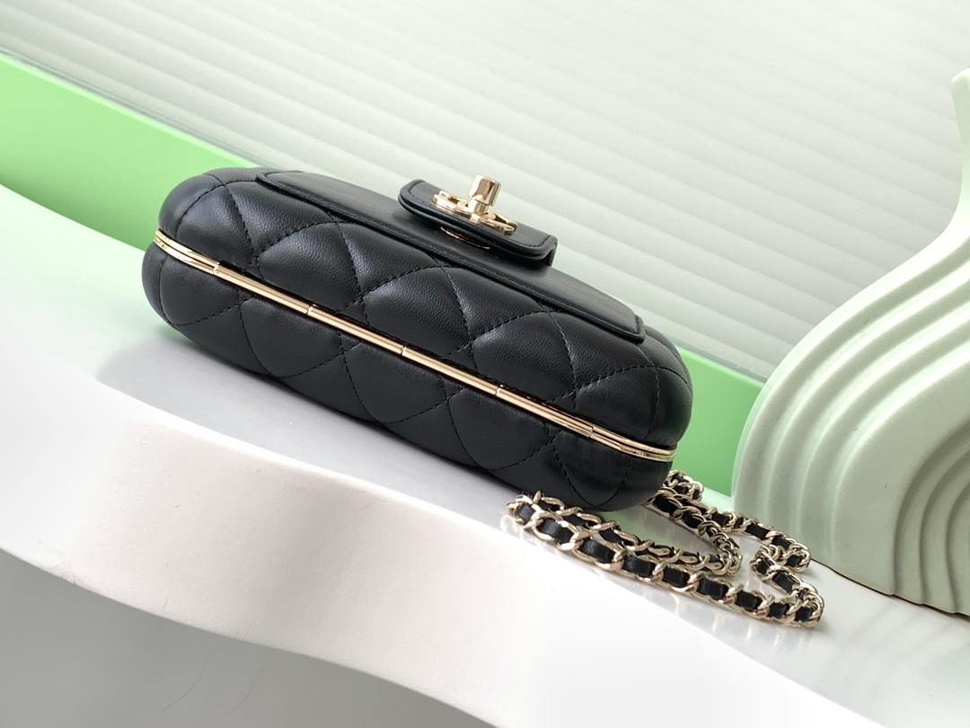 Ch*el Clip Bag 13x18x5cm